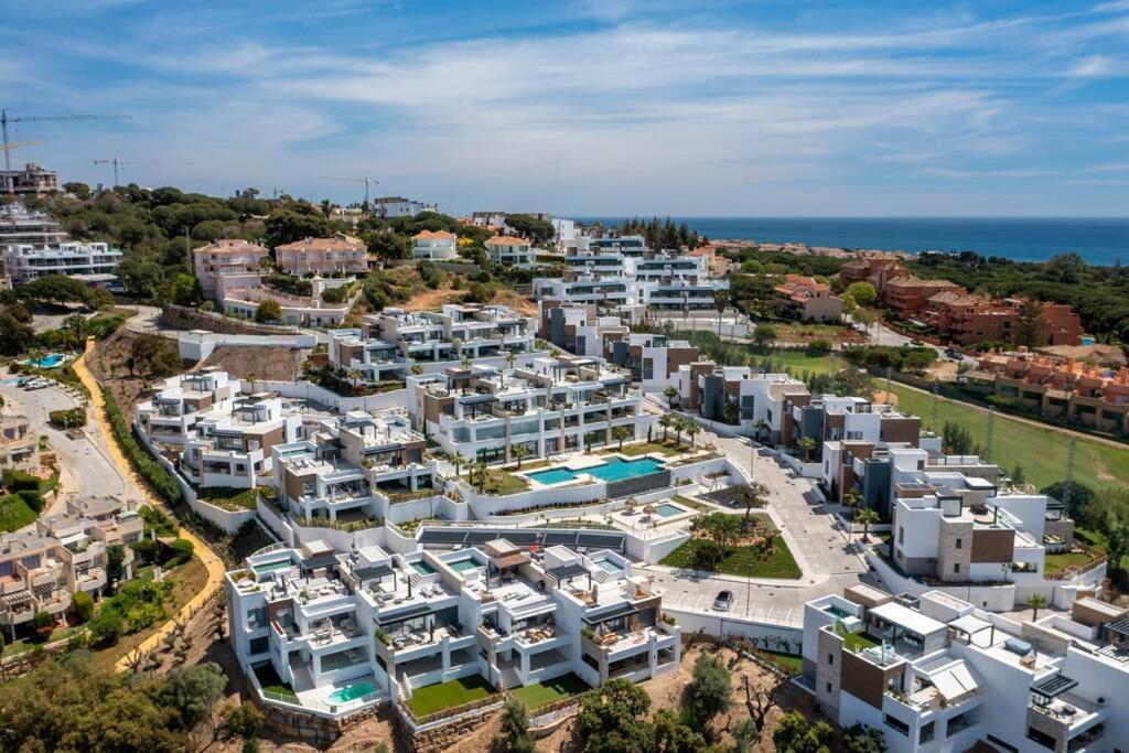 Luxury Next To Golf Course In Leilighet Marbella